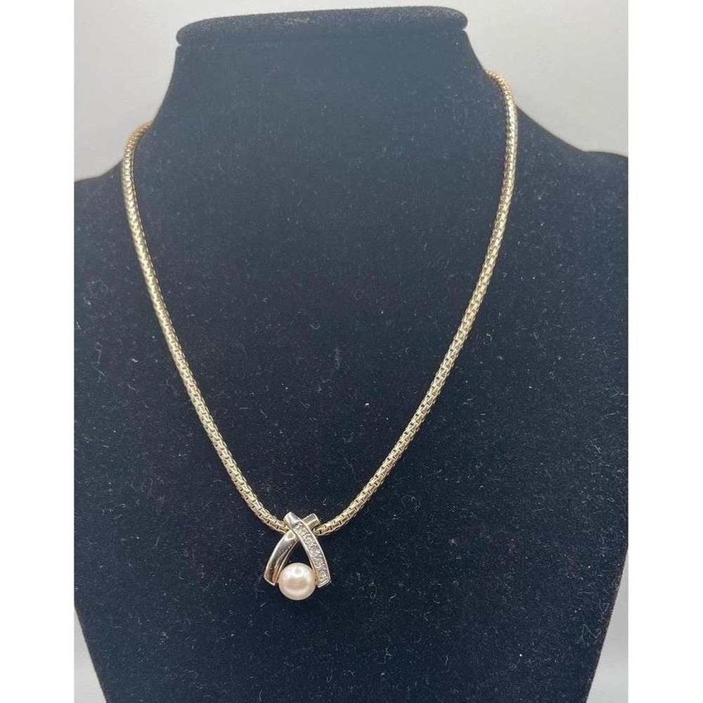 Pearl & Rhinestone Criss Cross Pendant Necklace Gold Tone